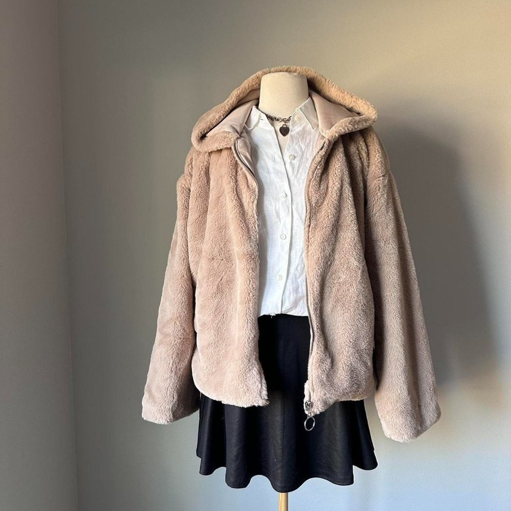 Forever 21 Tan Faux Fur Super Soft Fuzzy Jacket